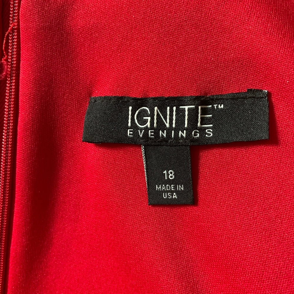 Ignite Evenings Red Dress 18 - Picture 7 of 7